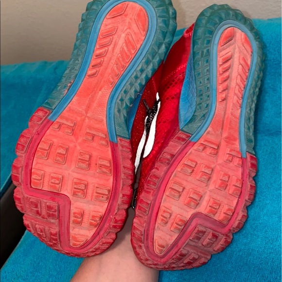 Nikes - Picture 6 of 6